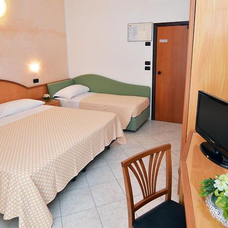 Hotel Adele Bellaria – Igea Marina Kültér fotó