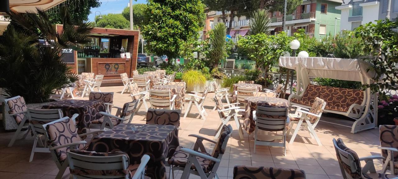 Hotel Adele Bellaria – Igea Marina Kültér fotó