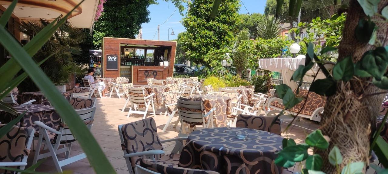 Hotel Adele Bellaria – Igea Marina Kültér fotó