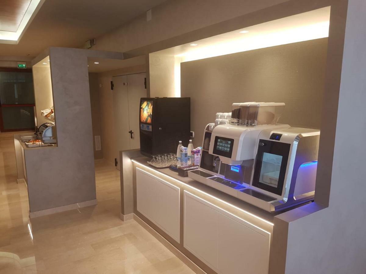 Hotel Adele Bellaria – Igea Marina Kültér fotó