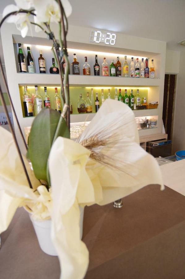 Hotel Adele Bellaria – Igea Marina Kültér fotó
