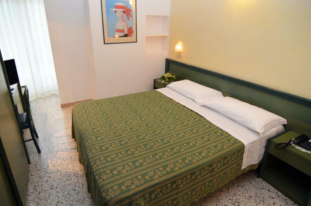 Hotel Adele Bellaria – Igea Marina Kültér fotó
