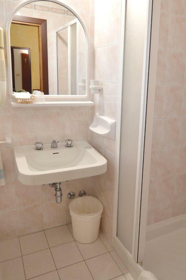 Hotel Adele Bellaria – Igea Marina Kültér fotó